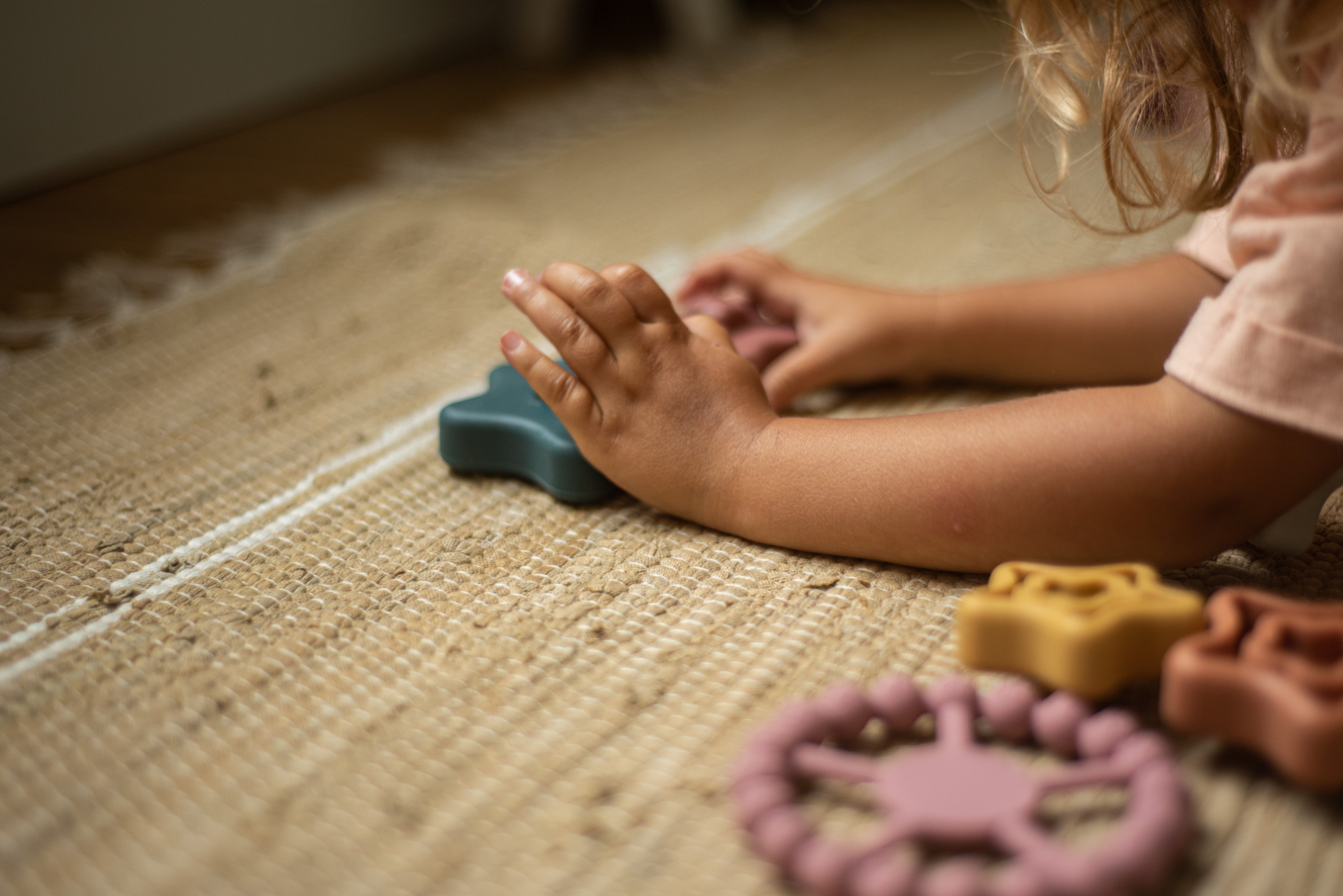 Maden Teething Ring (Layette Blue)